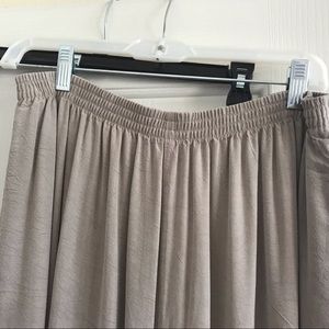 Tianello versatile XL taupe pant